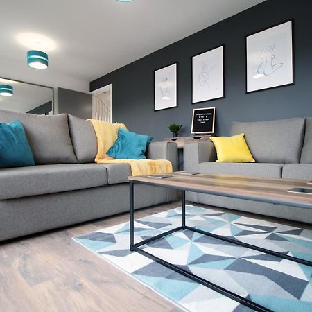 Delft - Spacious Home, High Speed Wi-Fi, Free Parking, Terrace สวินดอน ภายนอก รูปภาพ