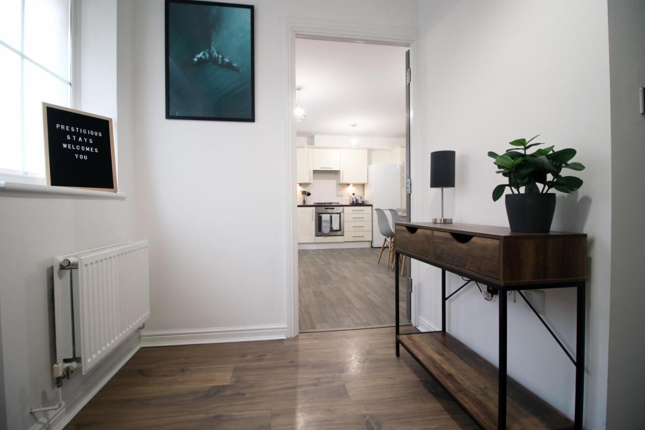 Delft - Spacious Home, High Speed Wi-Fi, Free Parking, Terrace สวินดอน ภายนอก รูปภาพ