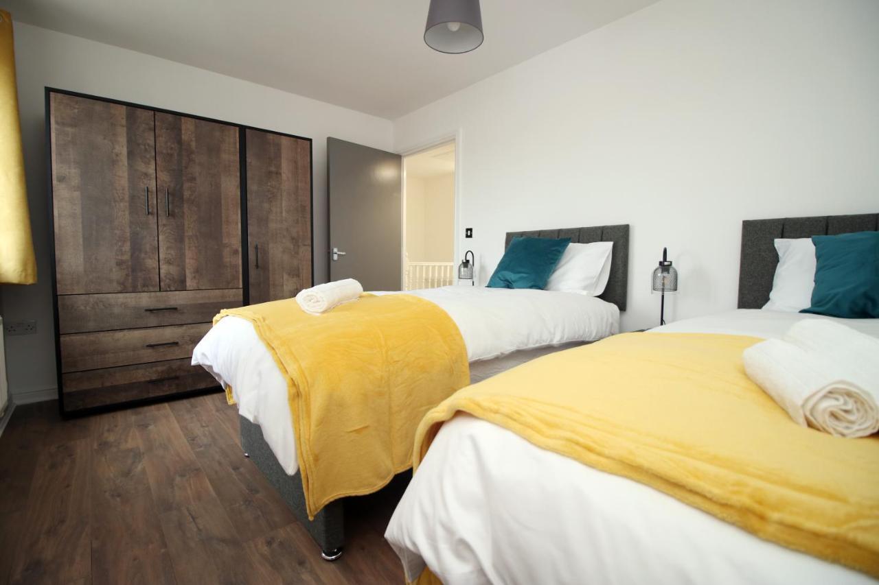 Delft - Spacious Home, High Speed Wi-Fi, Free Parking, Terrace สวินดอน ภายนอก รูปภาพ