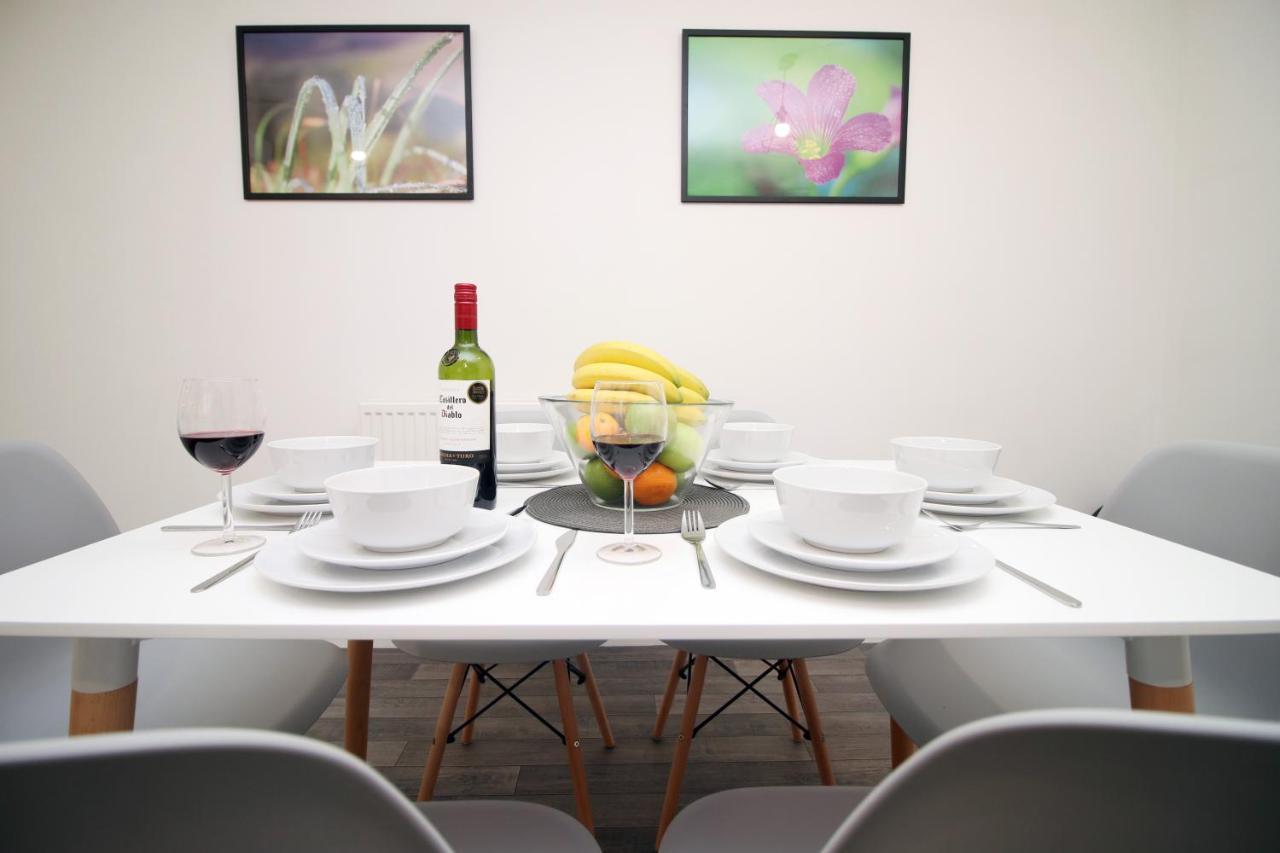 Delft - Spacious Home, High Speed Wi-Fi, Free Parking, Terrace สวินดอน ภายนอก รูปภาพ