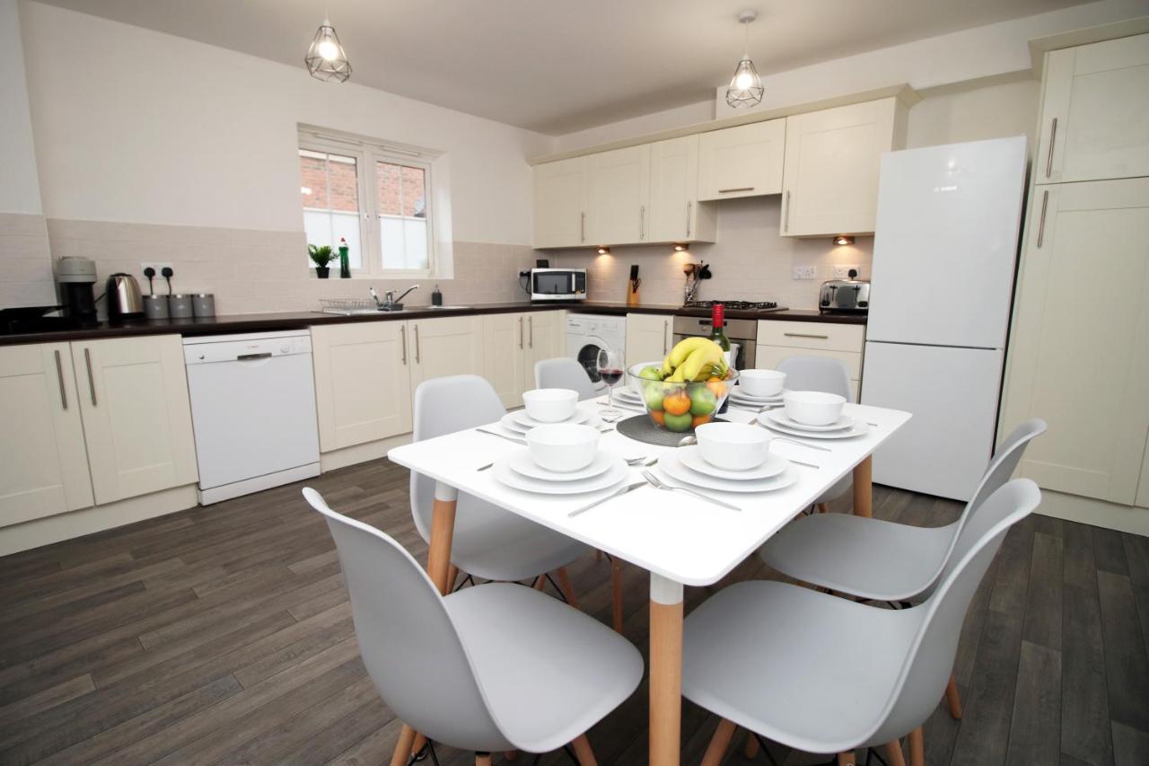 Delft - Spacious Home, High Speed Wi-Fi, Free Parking, Terrace สวินดอน ภายนอก รูปภาพ