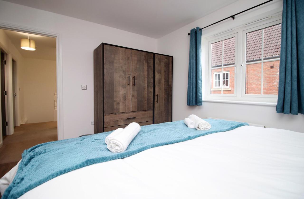 Delft - Spacious Home, High Speed Wi-Fi, Free Parking, Terrace สวินดอน ภายนอก รูปภาพ