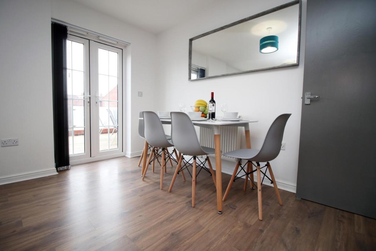 Delft - Spacious Home, High Speed Wi-Fi, Free Parking, Terrace สวินดอน ภายนอก รูปภาพ